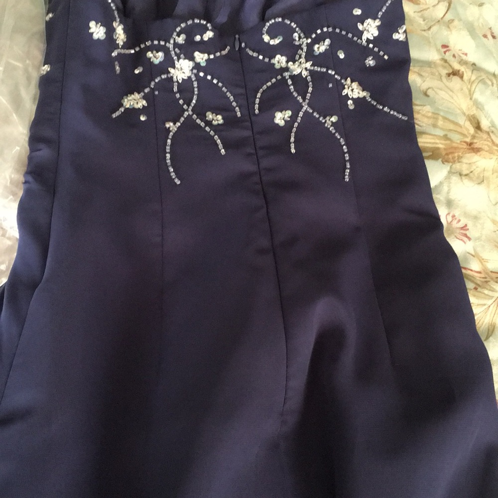 Dress - Picture 2 of 2